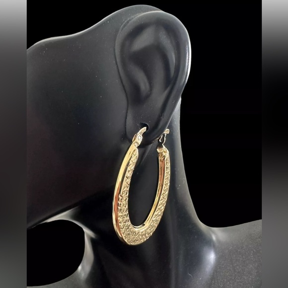 Large Oval Hoop Earing 18K Marked Solid Gold. 100% Pawnable, Japan Solid Gold. - Picture 11 of 11